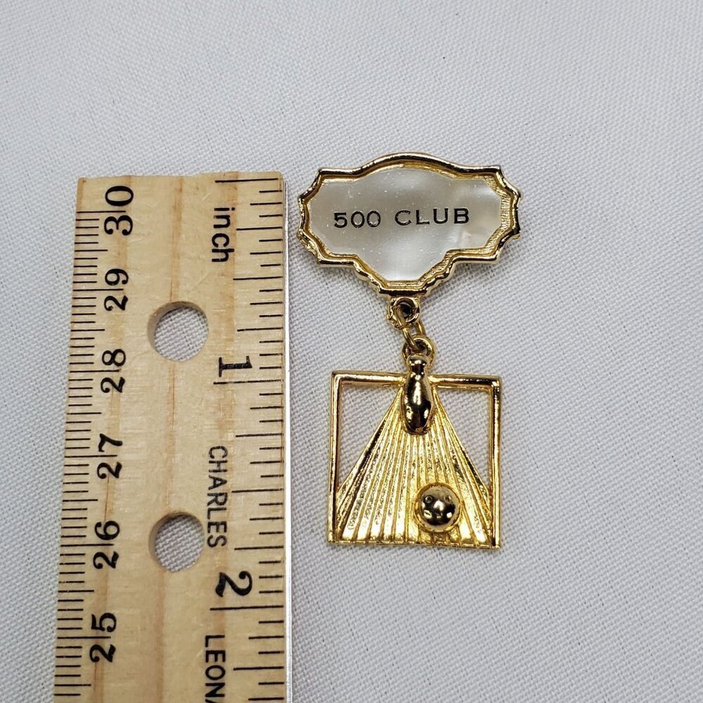 VTG Gold-Tone 500 Club Bowling Pin & Ball Lapel Pin With Dangling Charm - Picture 3 of 6